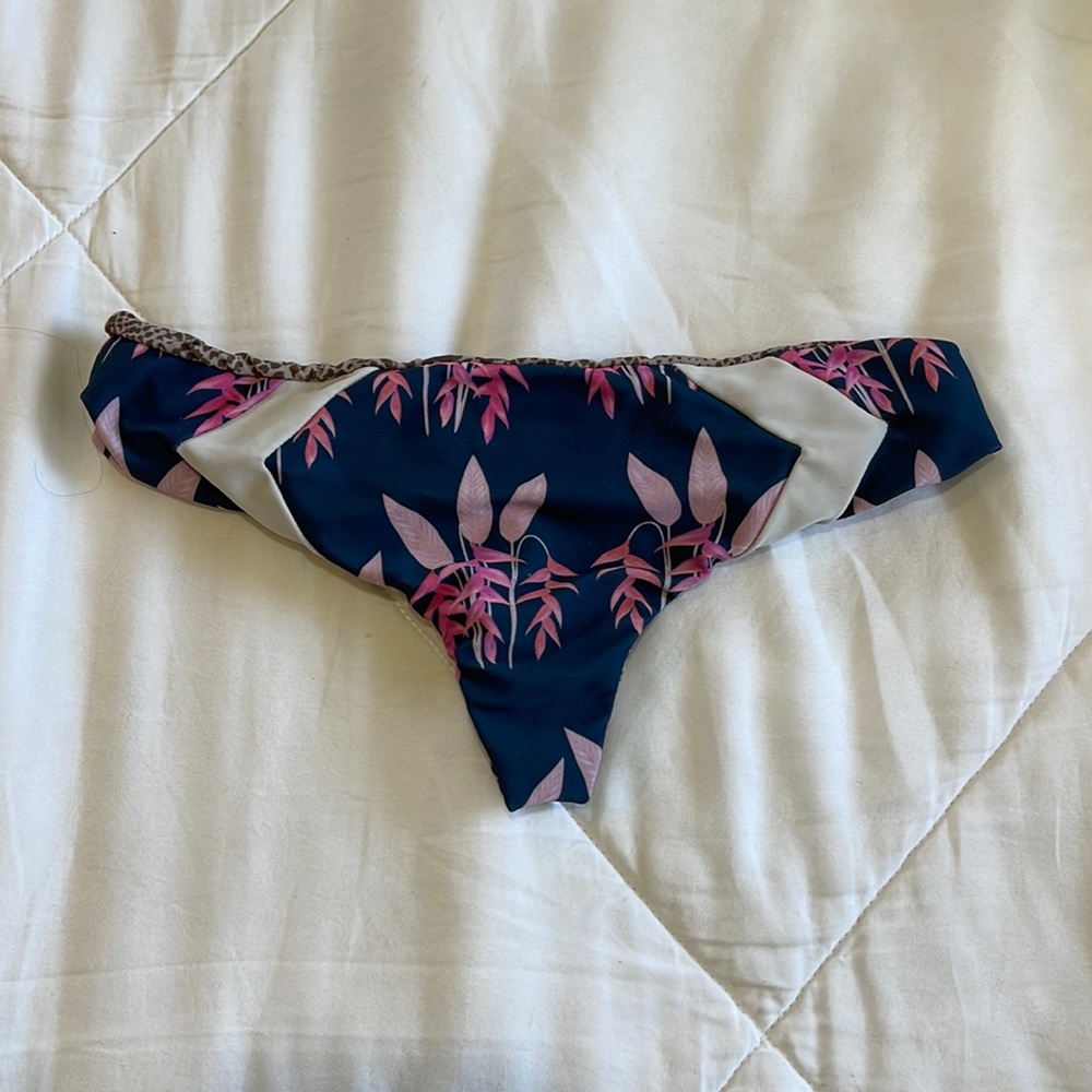 SIZE SMALL ACACIA BOTTOMS